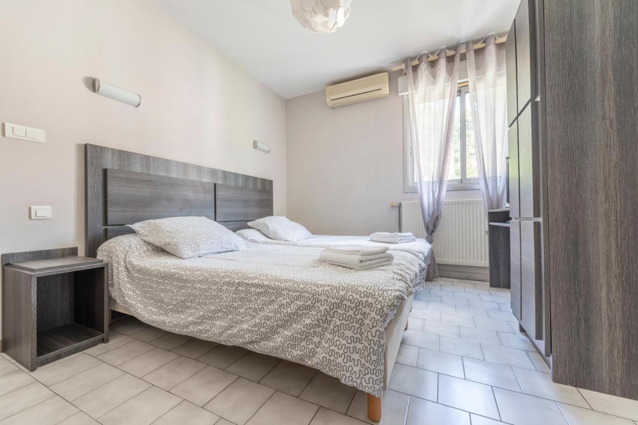 Hotel Du Rocher Marseille Bagian luar foto