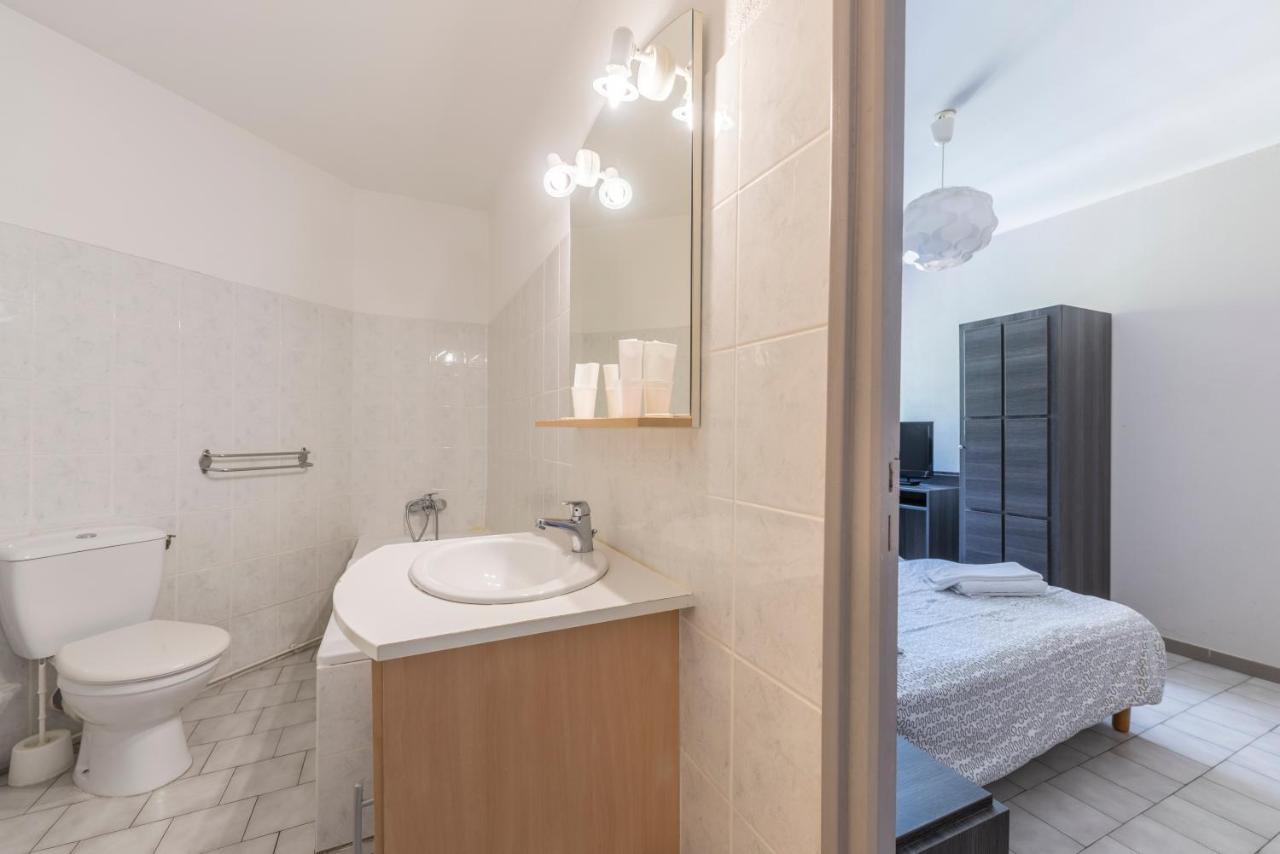 Hotel Du Rocher Marseille Bagian luar foto